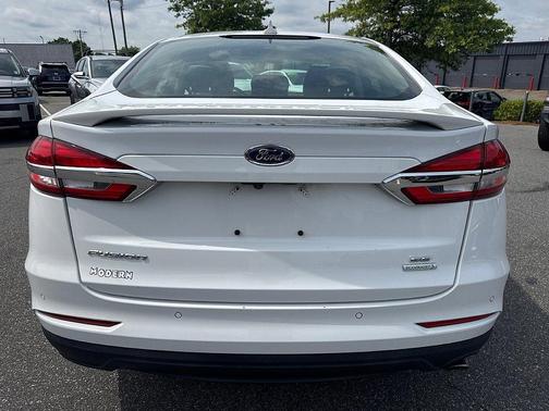 White 2019 Ford Fusion SE