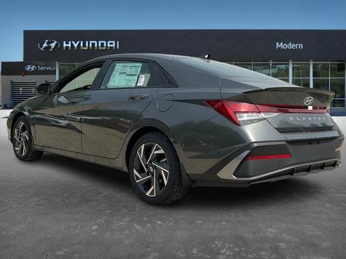 2025 Hyundai ELANTRA HEV SEL Sport