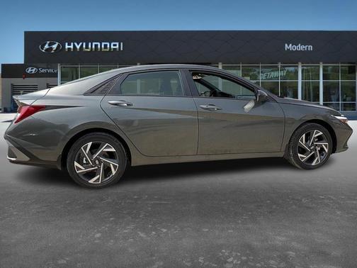 2025 Hyundai ELANTRA HEV SEL Sport