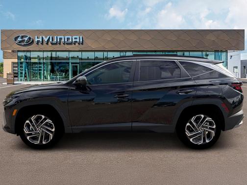 Black 2026 Hyundai TUCSON SEL Plus