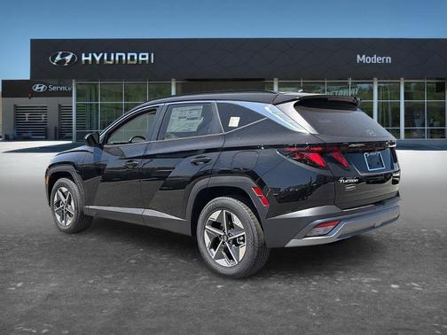 Black 2026 Hyundai TUCSON SEL