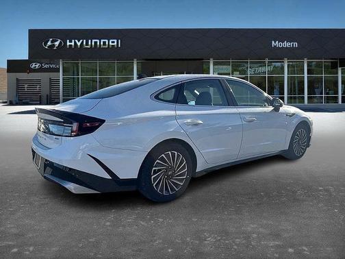 2025 Hyundai SONATA Hybrid SEL