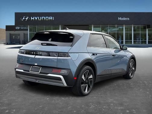 2026 Hyundai IONIQ 5 SE