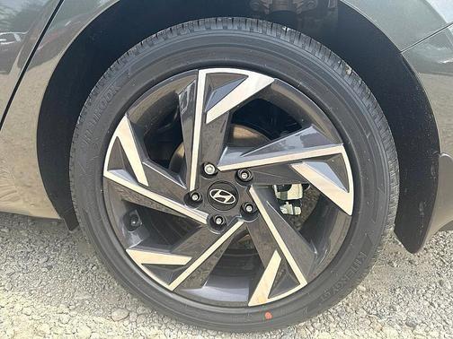 2025 Hyundai ELANTRA HEV SEL Sport