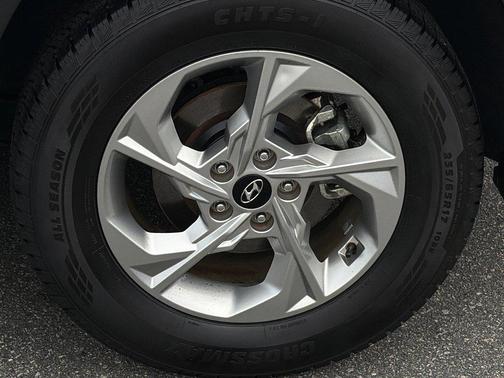 White 2023 Hyundai TUCSON SEL