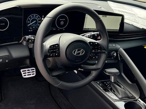 2025 Hyundai ELANTRA HEV SEL Sport