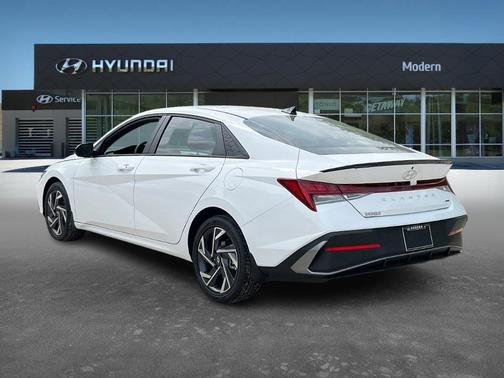 2025 Hyundai ELANTRA HEV SEL Sport