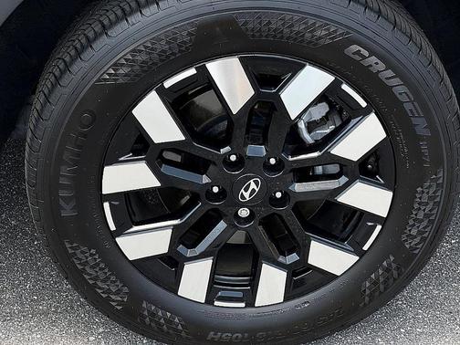 2025 Hyundai SANTA CRUZ SEL Activity
