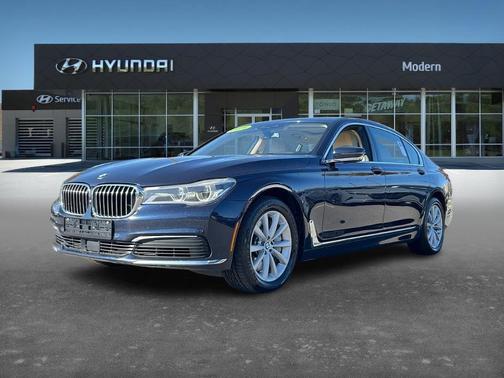 2019 BMW 750 i