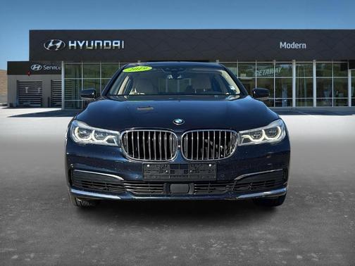 2019 BMW 750 i