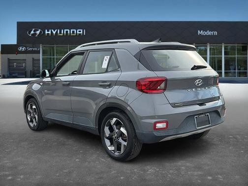 2021 Hyundai VENUE SEL