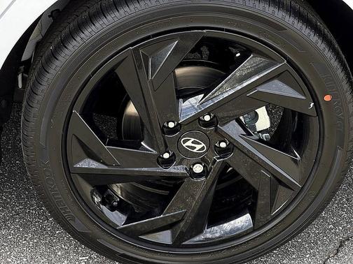 2026 Hyundai ELANTRA SEL