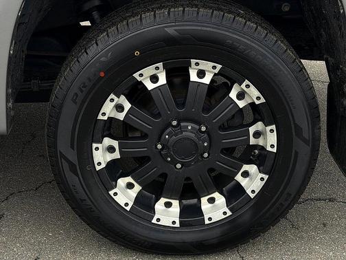 2017 Toyota Tundra SR5