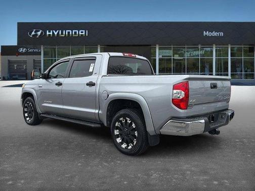 2017 Toyota Tundra SR5