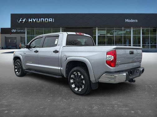 2017 Toyota Tundra SR5