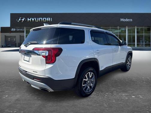 White 2020 GMC Acadia SLT