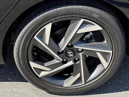 2024 Hyundai ELANTRA HEV Limited