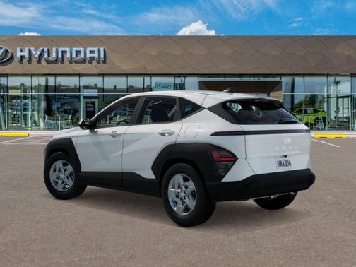 2025 Hyundai KONA SE