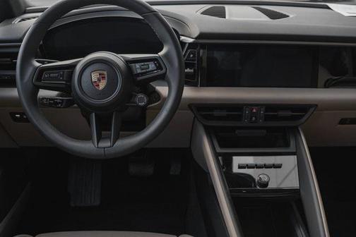 2025 Porsche Macan 4