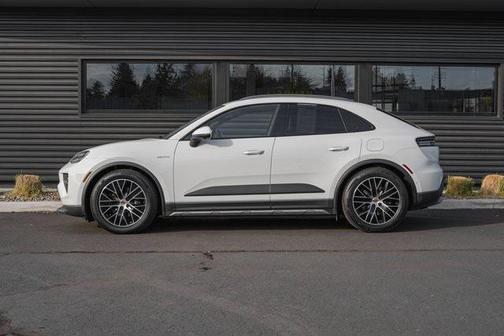 2025 Porsche Macan 4