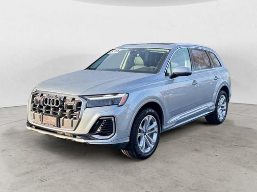 2025 Audi Q7 45 Premium