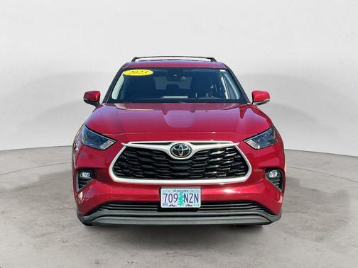 Ruby Flare Pearl 2023 Toyota Highlander LE