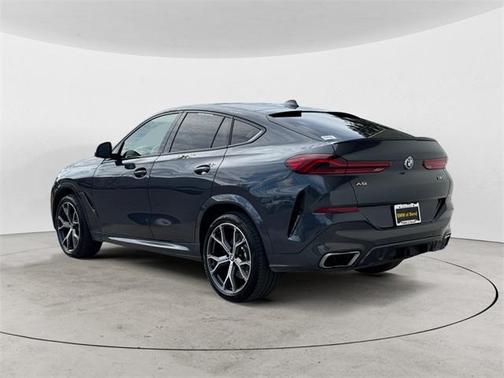 2021 BMW X6 M50i
