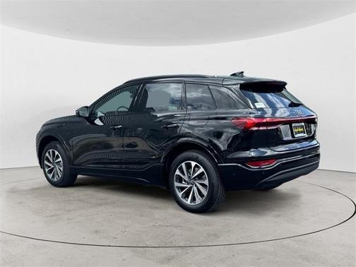 2025 Audi Q6 e-tron Premium
