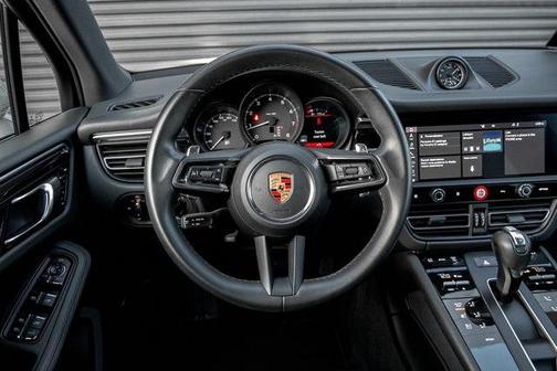 2022 Porsche Macan Base