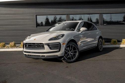 2022 Porsche Macan Base