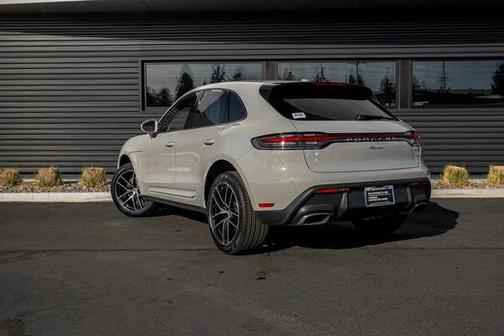 2022 Porsche Macan Base
