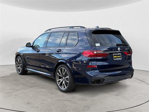 2022 BMW X7 M50i