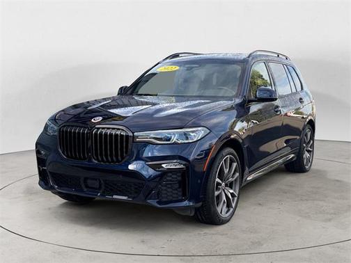 2022 BMW X7 M50i