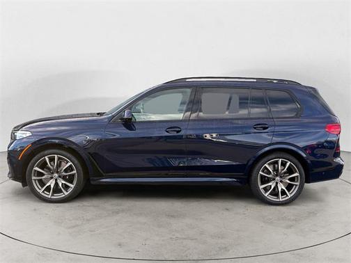 2022 BMW X7 M50i