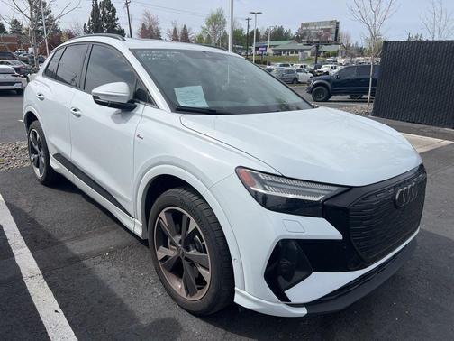 Glacier White Metallic 2024 Audi Q4 e-tron 50 Premium