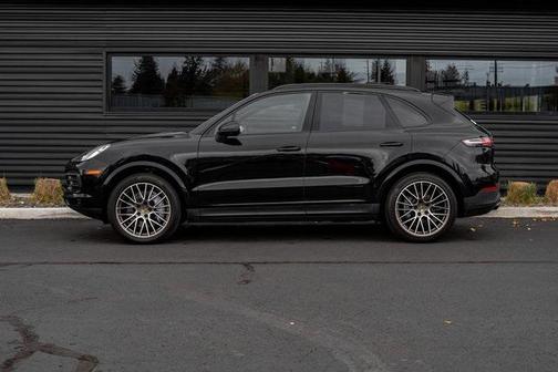 2023 Porsche Cayenne Platinum Edition
