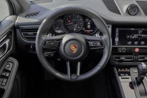 2023 Porsche Macan 
