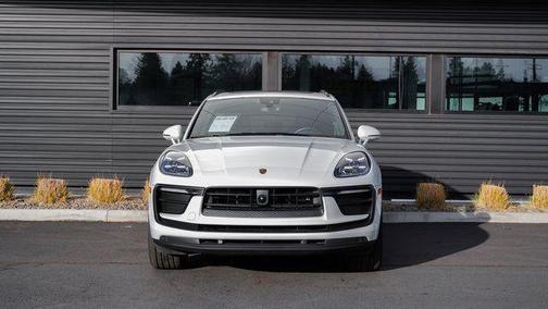 2023 Porsche Macan T