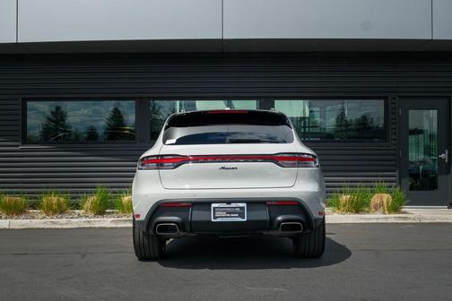 Chalk 2025 Porsche Macan