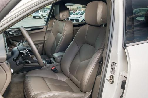 Chalk 2025 Porsche Macan