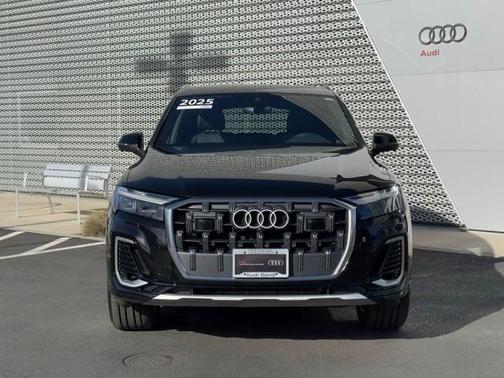 2025 Audi Q7 45 Premium