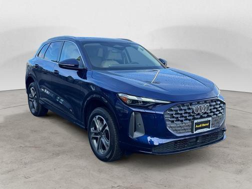 Navarra Blue Metallic 2025 Audi Q5 2.0T quattro Premium