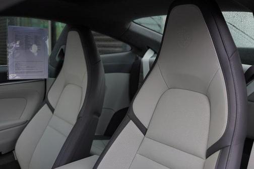 2025 Porsche 911 Carrera