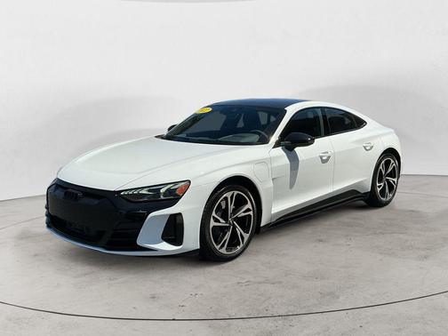 Ibis White 2022 Audi e-tron GT Premium Plus