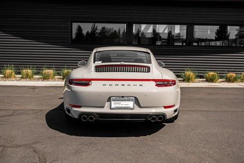 2019 Porsche 911 Carrera 4