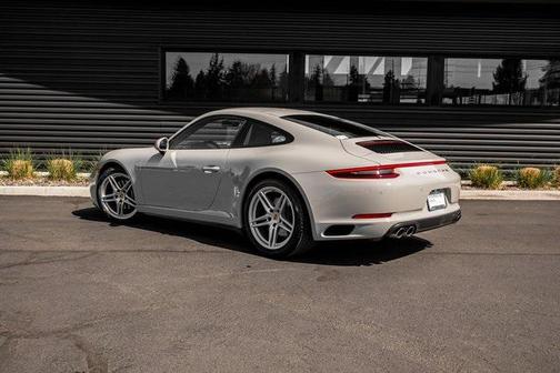 2019 Porsche 911 Carrera 4