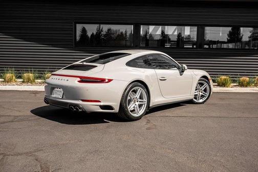 2019 Porsche 911 Carrera 4