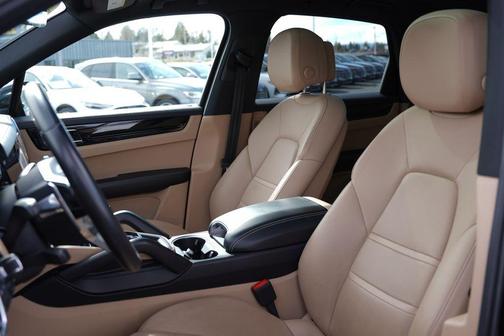 2022 Porsche Cayenne S
