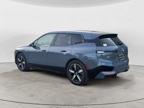 2025 BMW iX xDrive50