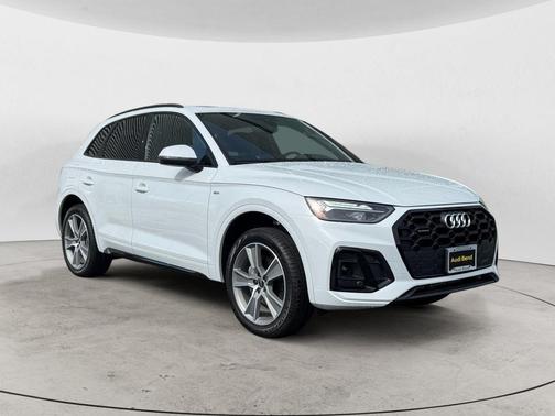 Glacier White Metallic 2025 Audi Q5 45 S line quattro Premium